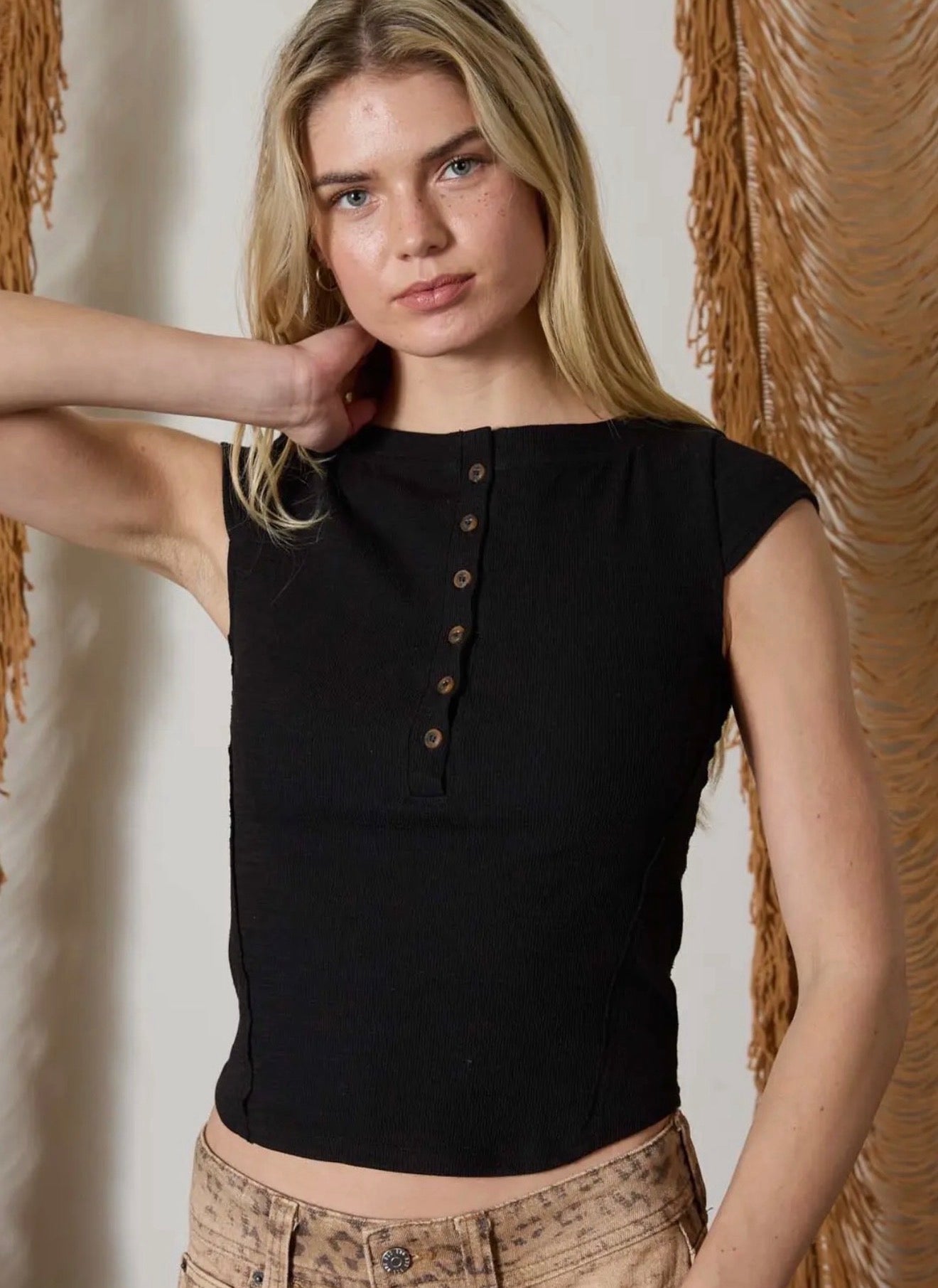 Essential Exposed Seam T
