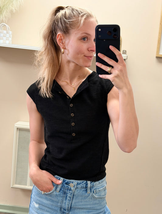 Essential Exposed Seam T