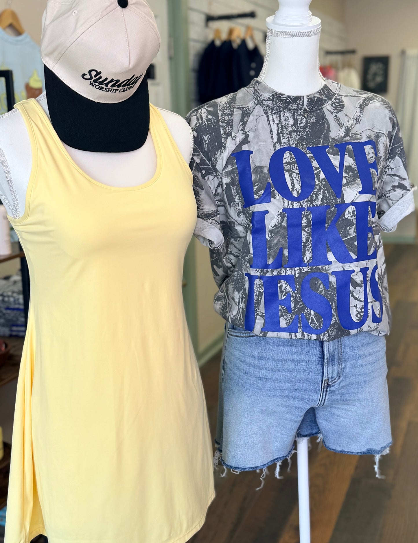 Camo Love Like Jesus T