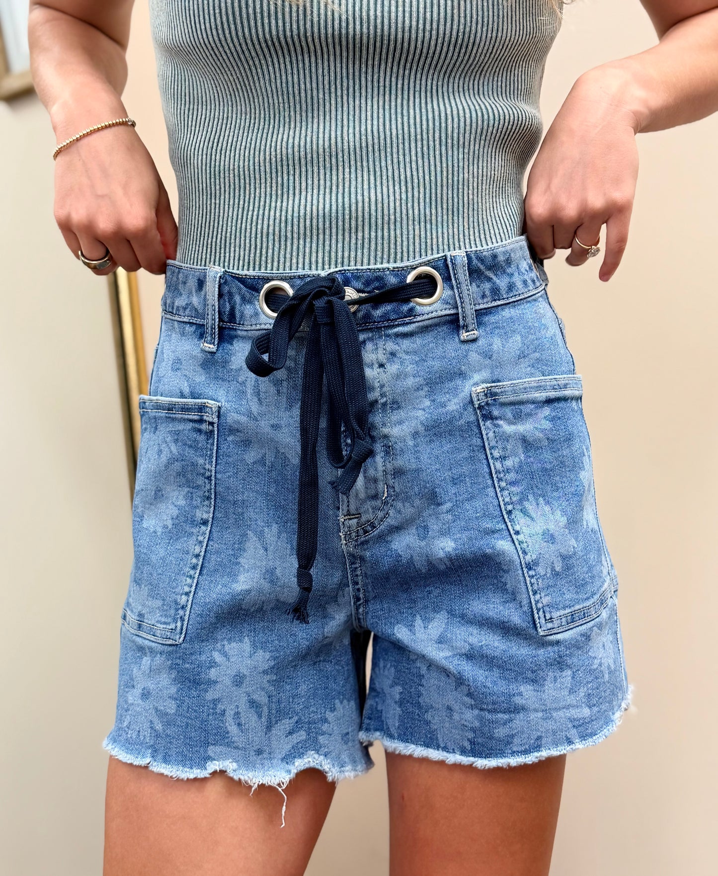 Daisy Denim Short