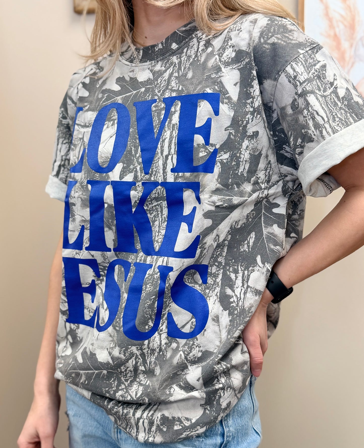 Camo Love Like Jesus T