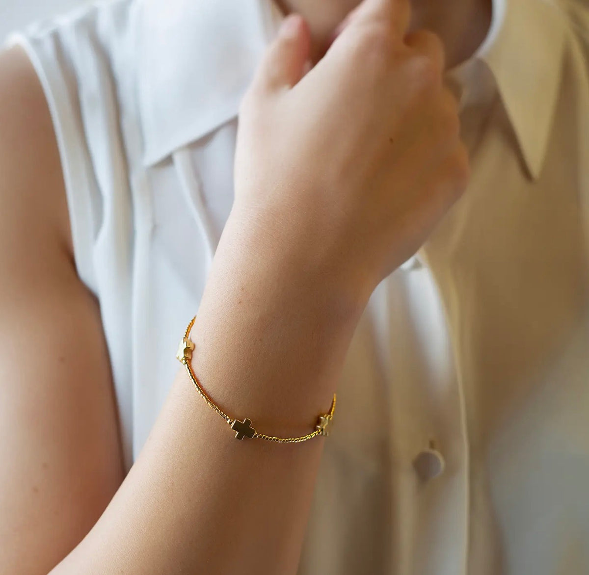 Lenny & Eva Cross Bangle