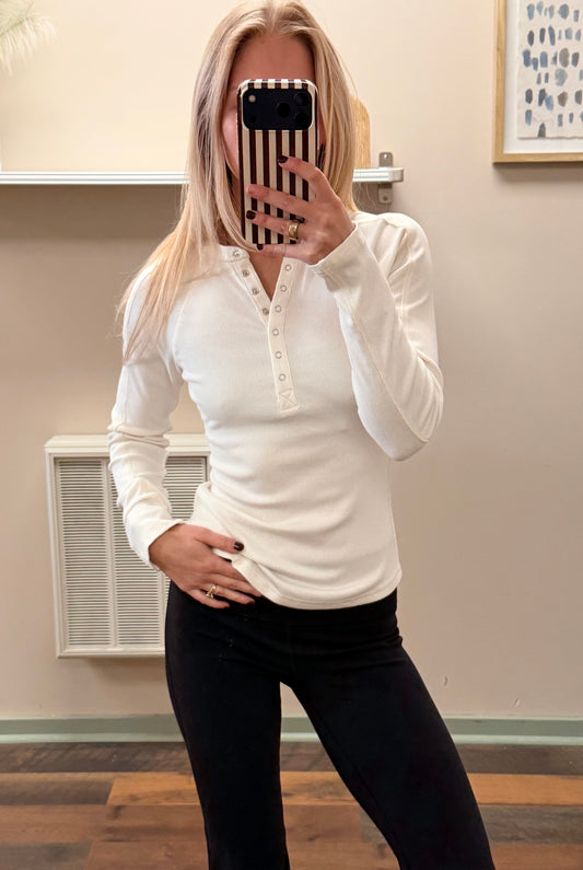 The Favorite Henley - Cream