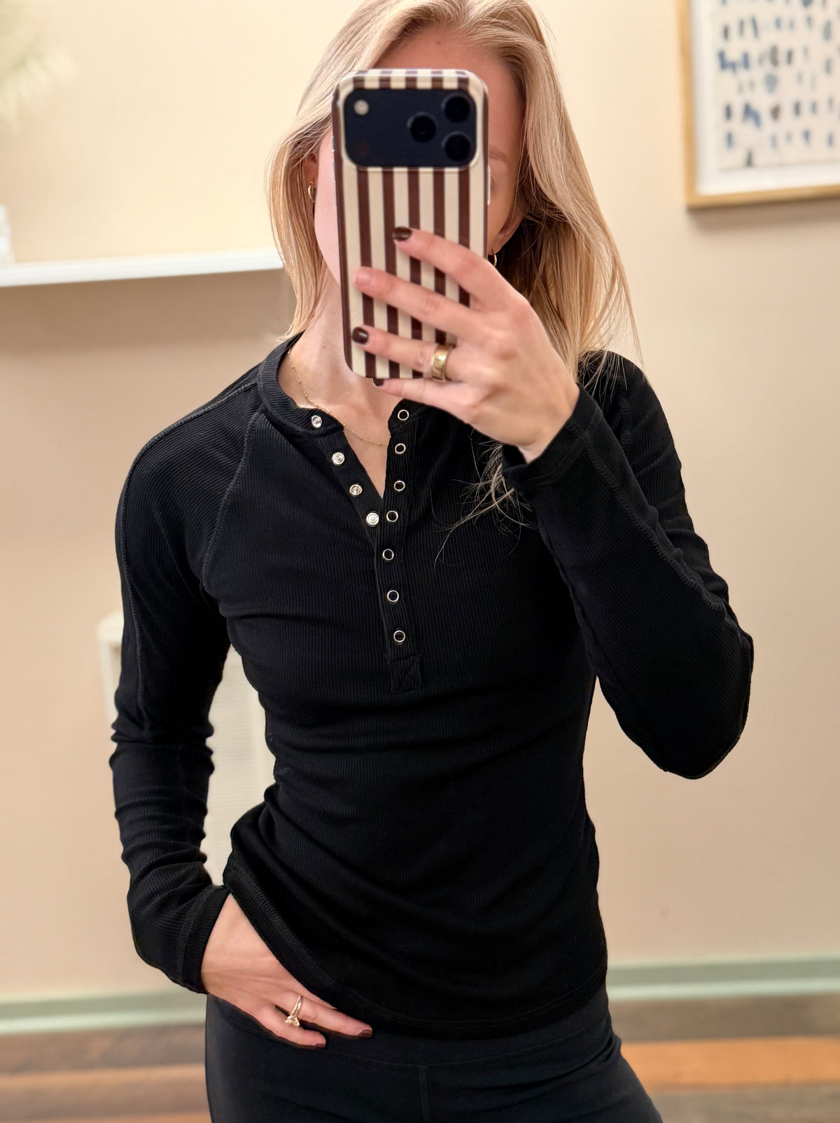 The Favorite Henley - black
